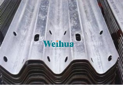 公路護欄板生產設備生產線 三波護欄板.jpg